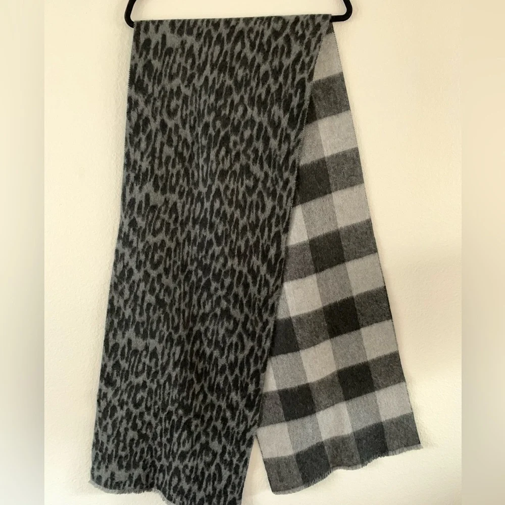 CASHMERES Double Sided Scarf Animal Plaid Print